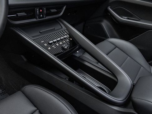 New 2026 Porsche Macan 4S Electric image 22