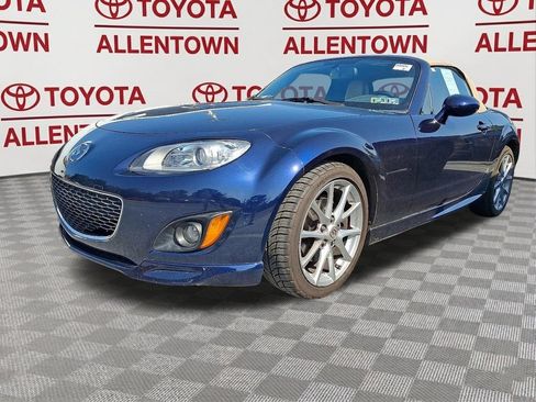 Used 2009 MAZDA MX-5 Miata Grand Touring w/ Premium Pkg RWD image 3