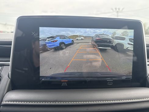 Used 2024 GMC Yukon SLT image 25