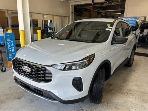 New 2025 Ford Escape ST-Line w/ Cold Weather Package image 2