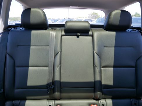 Used 2016 Volkswagen Golf Limited Edition FWD image 13