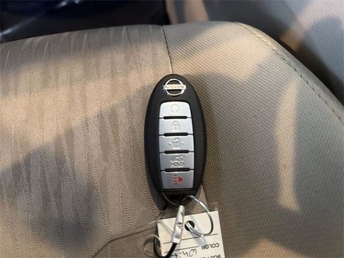 Used 2020 Nissan Rogue SV w/ Premium Package image 31