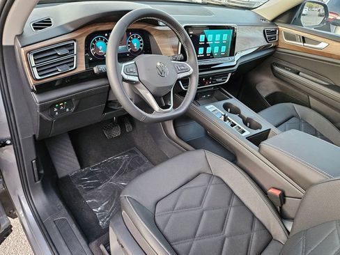 New 2026 Volkswagen Atlas SE image 9