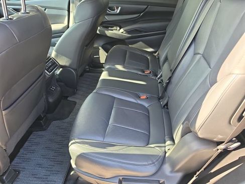 Used 2024 Subaru Ascent Limited w/ Technology Package AWD/4WD image 17