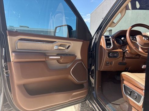Used 2020 RAM 1500 Laramie AWD/4WD image 12