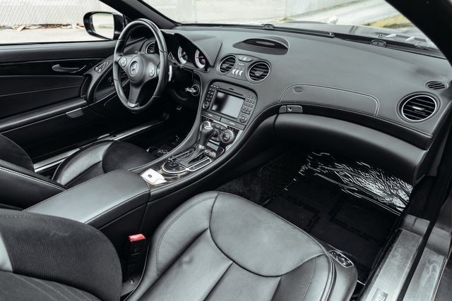Used 2011 Mercedes-Benz SL 550 image 21