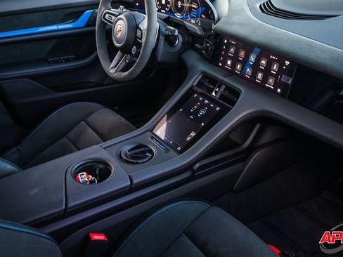 Used 2025 Porsche Taycan Turbo GT image 35