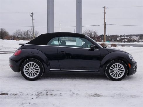 Used 2019 Volkswagen Beetle 2.0T SE image 8