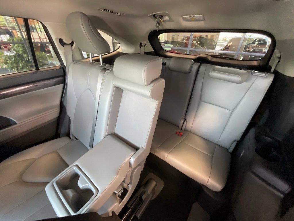 Used 2020 Toyota Highlander Limited w/ Protection Package #3 AWD/4WD image 24