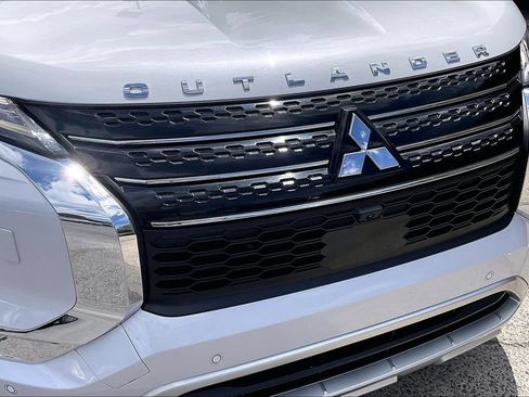 Used 2022 Mitsubishi Outlander SE AWD/4WD image 29