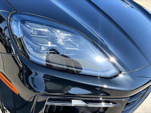 Used 2025 Porsche Cayenne GTS image 27