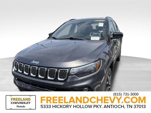 Used 2023 Jeep Compass Limited AWD/4WD image 6
