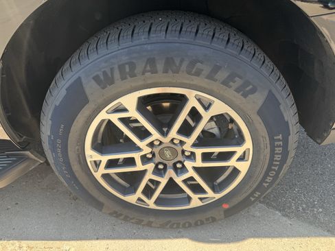 Certified 2025 Ford Expedition Max Active AWD/4WD image 9