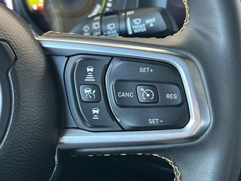 Used 2024 Jeep Wrangler Unlimited Sahara AWD/4WD image 32