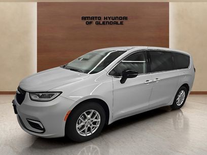 Used 2024 Chrysler Pacifica Touring-L