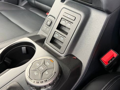 New 2025 Ford Bronco Badlands image 24