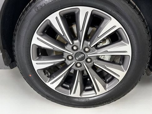 Used 2022 Lincoln Corsair Reserve w/ Equipment Group 201A FWD image 32