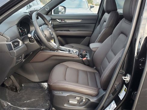 New 2025 MAZDA CX-5 Signature image 10