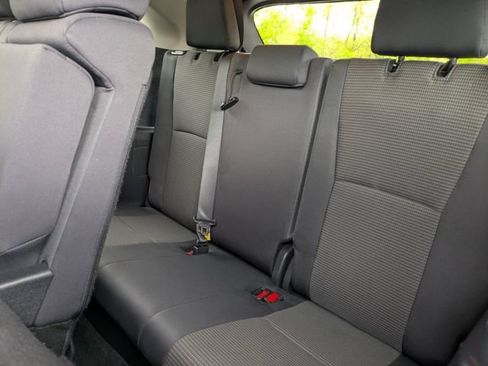 Certified 2024 Toyota Highlander LE AWD/4WD image 24