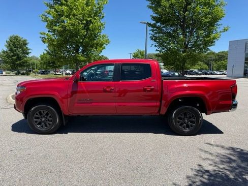 Used 2023 Toyota Tacoma SR5 AWD/4WD image 7
