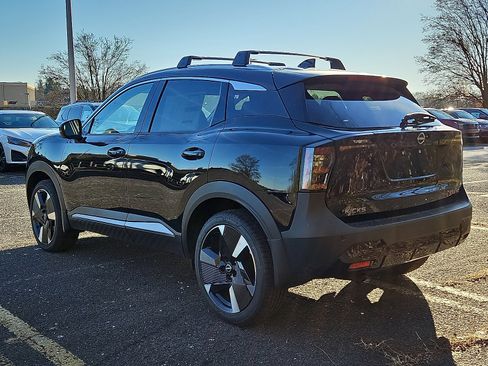 New 2026 Nissan Kicks SR image 4