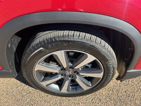 Used 2025 Honda Pilot Elite image 12