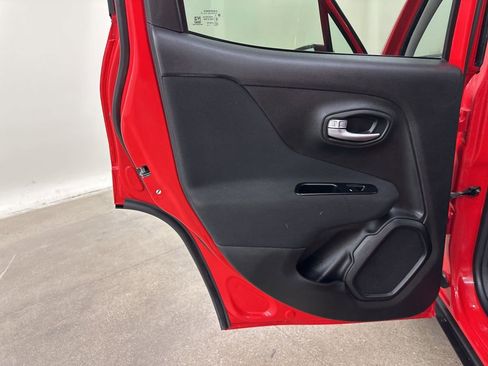 Used 2020 Jeep Renegade Sport image 27