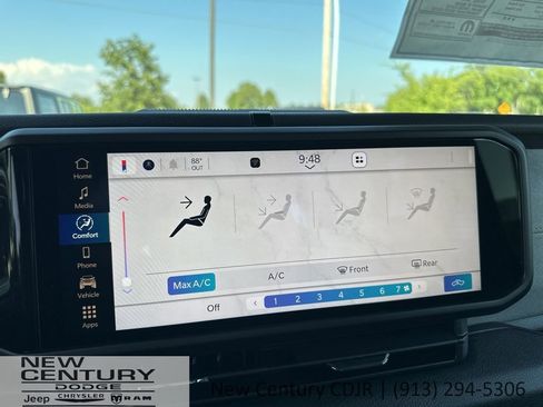 New 2025 Jeep Gladiator Sport image 25