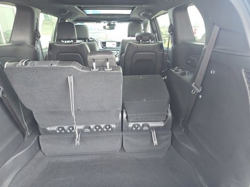 New 2026 Chrysler Pacifica Limited w/ S Appearance Package image 8