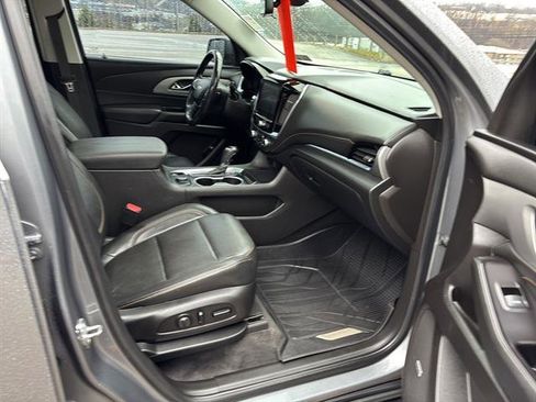Used 2019 Chevrolet Traverse RS w/ LPO, Floor Liner Package image 21