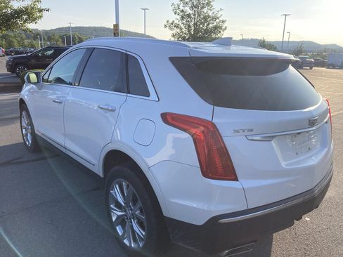 Used 2017 Cadillac XT5 Luxury w/ Driver Awareness Package FWD image 5
