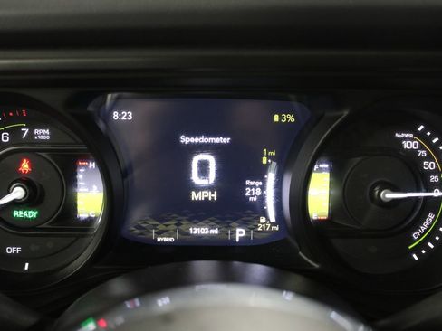 Used 2025 Jeep Wrangler Unlimited Sahara image 19