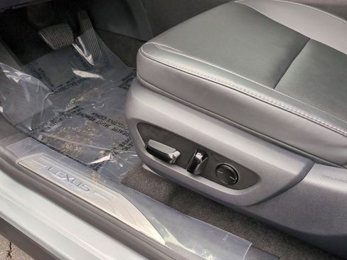 Used 2025 Lexus RX 350h image 16