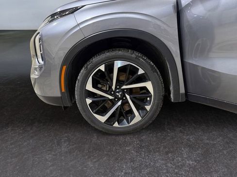 Used 2023 Mitsubishi Outlander SE image 14