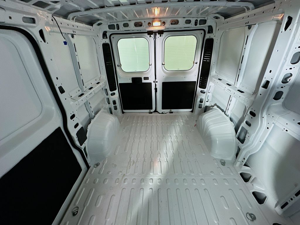 New 2026 RAM ProMaster 1500 w/ Storage Group FWD image 9