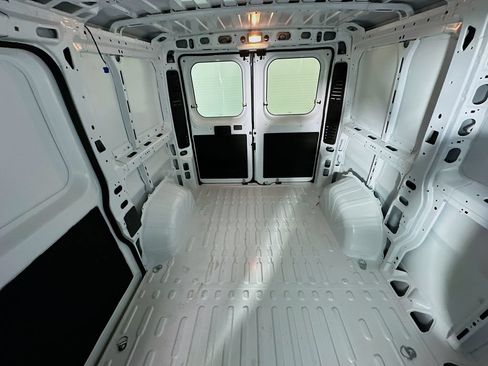 New 2026 RAM ProMaster 1500 w/ Storage Group FWD image 9