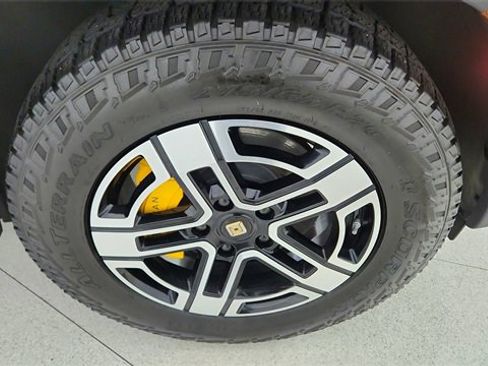 Used 2023 Rivian R1S Launch Edition image 57