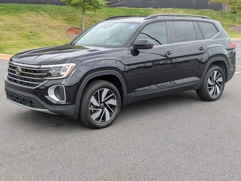 Certified 2026 Volkswagen Atlas SE FWD image 8