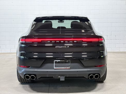 Certified 2026 Porsche Cayenne S AWD/4WD image 8