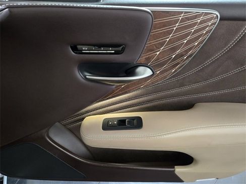 Used 2018 Lexus LS 500 image 25