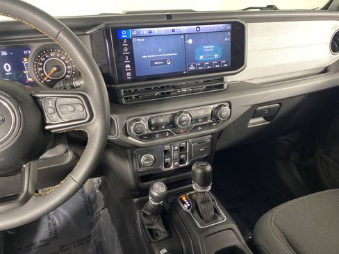 Used 2024 Jeep Wrangler Unlimited Sport AWD/4WD image 33