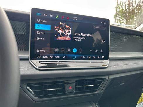 New 2026 Volkswagen Tiguan SE FWD image 32