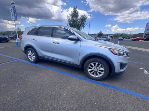 Used 2018 Kia Sorento L FWD image 6