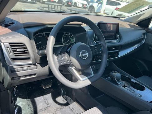 Used 2023 Nissan Rogue SV FWD image 22