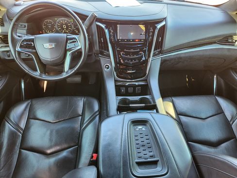 Used 2015 Cadillac Escalade ESV Platinum image 28