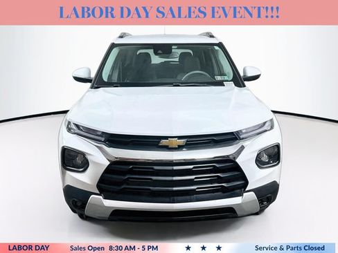 Used 2023 Chevrolet TrailBlazer LT w/ Convenience Package AWD/4WD image 2