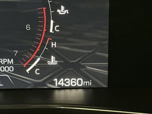 Used 2023 GMC Canyon AT4 image 6