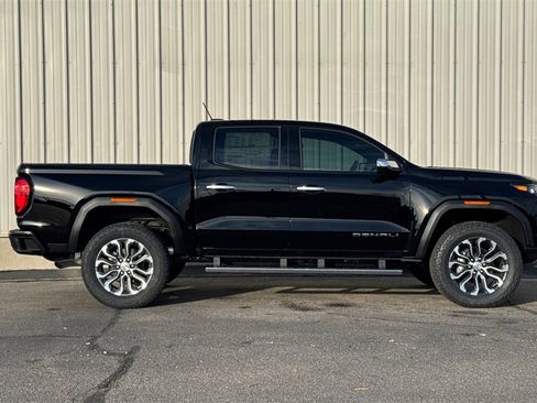 New 2026 GMC Canyon Denali image 4