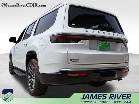 Used 2024 Jeep Wagoneer Series II w/ Flexible Seating Group AWD/4WD image 3