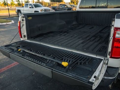 Used 2011 Ford F350 Lariat image 11